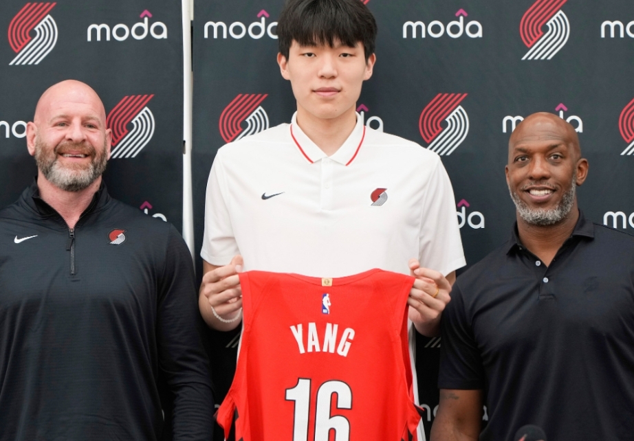 比卢普斯:杨瀚森能不断提升自己的技术,他和开拓者会完美契合