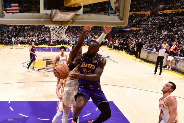 1735974594494027450.jpg 30+超乔丹升历史第一!四旬詹皇仍有少年狂:还有油