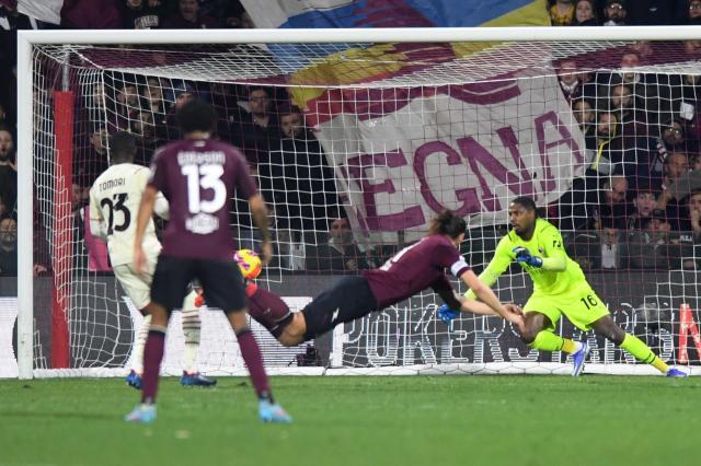 开云下载-对阵副班长再次丢分，低迷米兰被防线中坚“背叛”