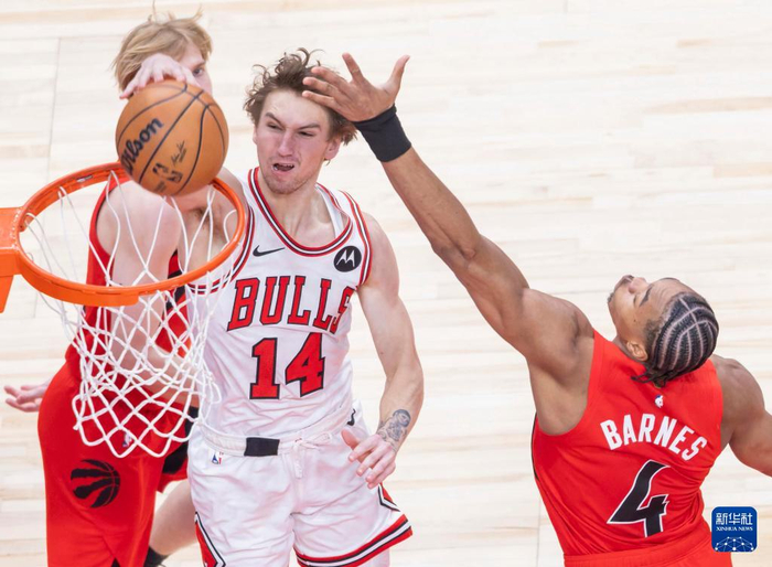开云下载-篮球——NBA常规赛：猛龙胜公牛|新华社|布泽利斯|多伦多猛龙队|芝加哥公牛队|球员_新浪体育_新浪新闻