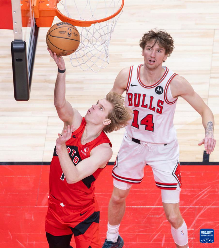 开云下载-篮球——NBA常规赛：猛龙胜公牛|新华社|布泽利斯|多伦多猛龙队|芝加哥公牛队|球员_新浪体育_新浪新闻