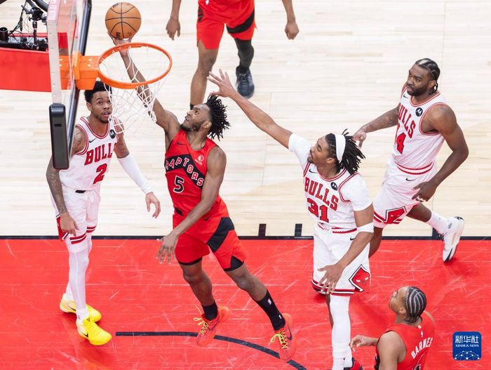 开云下载-篮球——NBA常规赛：猛龙胜公牛|新华社|布泽利斯|多伦多猛龙队|芝加哥公牛队|球员_新浪体育_新浪新闻